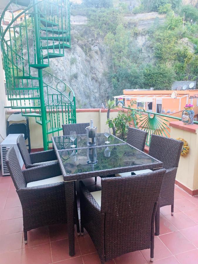 La Fontanella Apartment Таорміна Екстер'єр фото